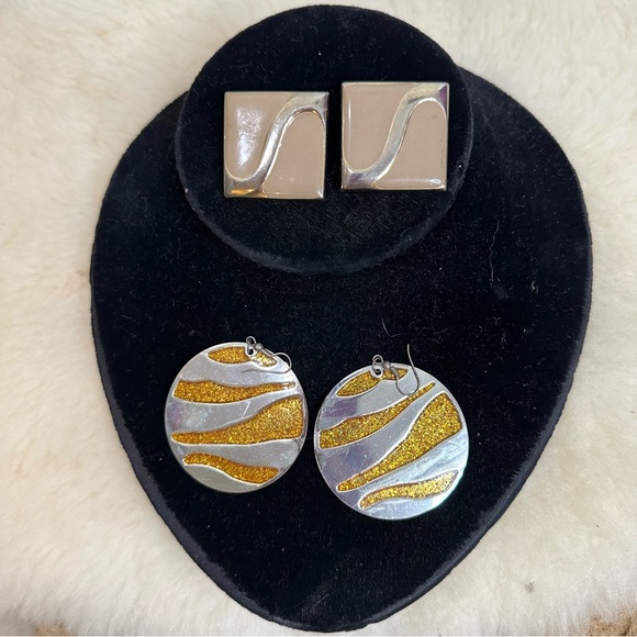 1990s Metal 2 Sets of Funky Earrings Post & Fish Hook - Picture 4 of 6